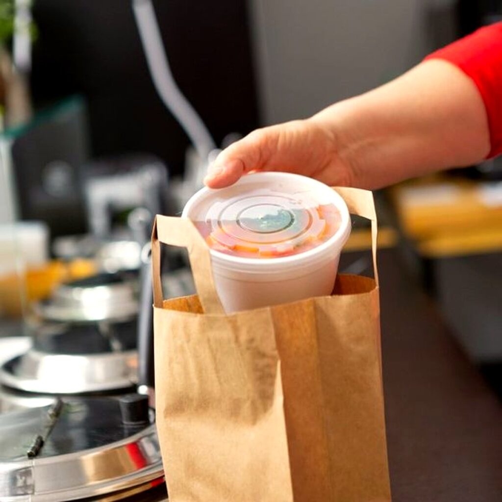 Frische Suppe zum Mitnehmen bei Suppenkult